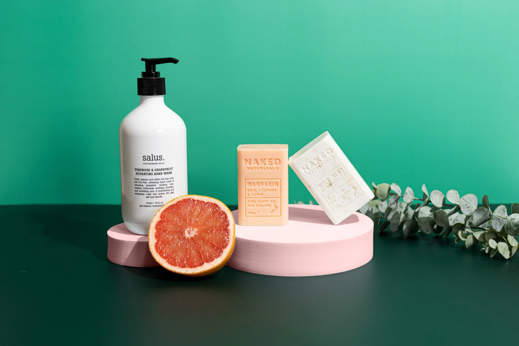 High-Quality Product Images and Videos for Product Experience